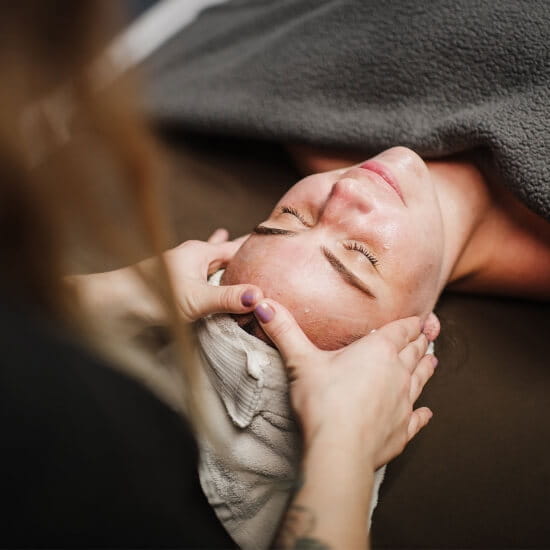 Best Facial Spa in Des Moines, IA | HUSH - home-1